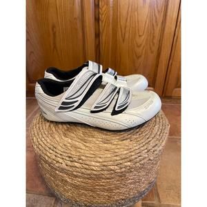 SHIMANO CYCLING SHOES SIZE 41/9.5